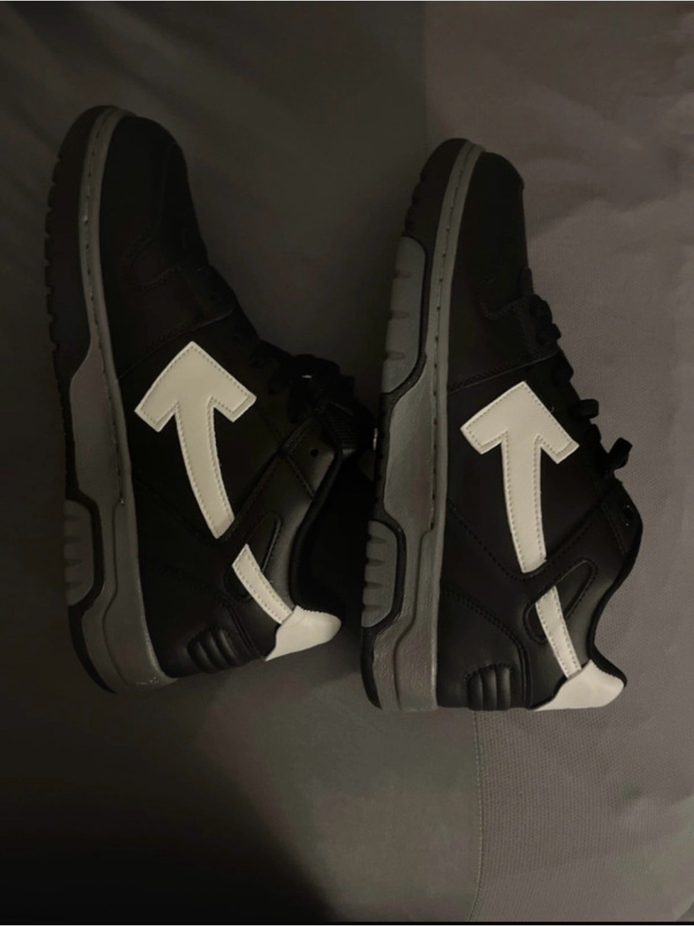 Off-White Men's Black and White Out of Office Sneakers